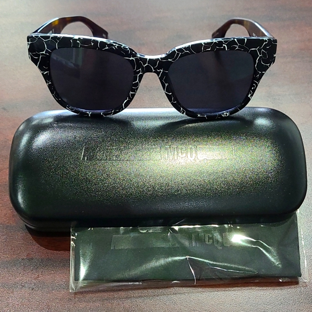 New Mc Queen Mc Q MQ0067S sunglass